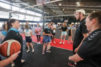 À Pau, le basket permet de briser la glace entre demandeurs d'emploi et recruteurs