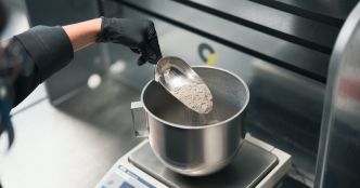 Néolithe va accélérer la R & D sur son liant de fossilisation des déchets