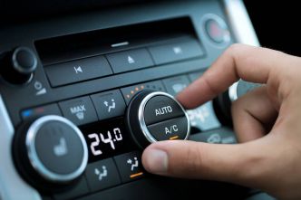 Votre voiture se transforme en fournaise avec la chaleur, cette astuce devenue virale sur les réseaux vous permet de la rafraîchir