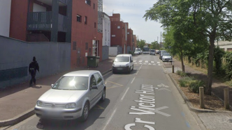 Il était avec sa mère et sa grand-mère au moment de l'accident : un adolescent de 13 ans grièvement blessé après une chute du 4e étage