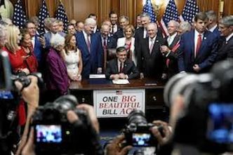 Le Congrès américain adopte le projet de loi budgétaire de Trump