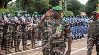Mali : 80 jihadistes tués et couvre-feu instauré
