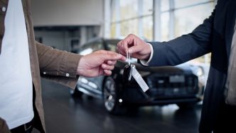 Actualité : Il loue une voiture et l'IA lui fait payer une note très salée pour une raison scandaleuse