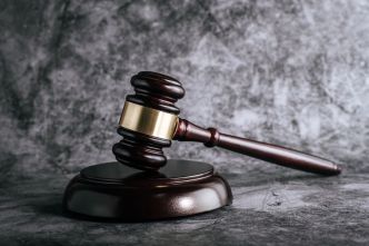 Après sa garde à vue, l'ancien procureur de la République de Pointe-à-Pitre mis en examen pour viol et violences