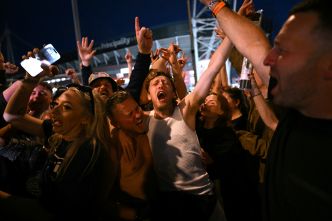 A Cardiff, les fans ivres de bonheur pour le retour "historique" d'Oasis sur scène