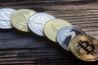 Cryptomonnaies : 75 % des principales devises numériques plongent au premier semestre 2025