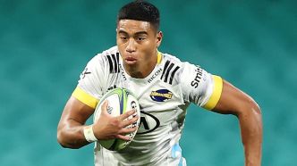 Salesi Rayasi titulaire avec les Fidji
