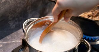 Les incroyables vertus de l'eau de cuisson du riz pour le soin du corps