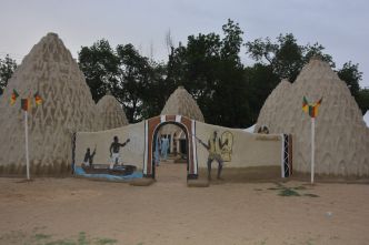 Cameroun - Maroua : Les Musgum cèdent leurs emblématiques cases en obus à la mairie