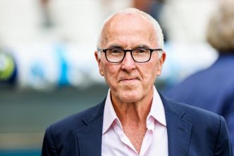 OM : Frank McCourt tabasse Textor