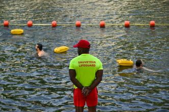 A Paris, des premières baignades dans la Seine sous étroite surveillance