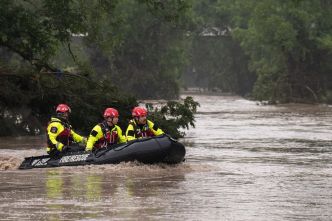 Des inondations font au moins 24 morts au Texas