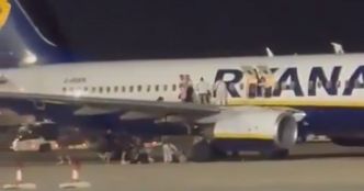 Espagne : le débarquement en urgence d'un vol Ryanair après une fausse alerte incendie entraîne des blessés