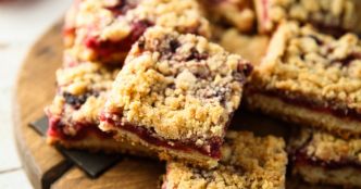 Le crumble aux framboises en carrés de Yotam Ottolenghi