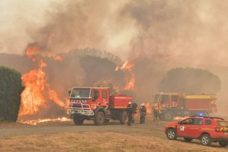 Incendie entre Narbonne et Carcassonne : déjà 100 hectares brûlés, d'importants moyens mobilisés, la circulation sur l'autoroute A61 fortement perturbée