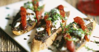 Toasts façon pissaladière