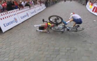 Tour de France 2025 : chute spectaculaire de Benjamin Thomas et Mattéo Vercher sur les pavés du Mont Cassel
