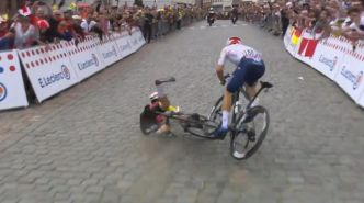 TDF. Tour de France - La chute improbable de Benjamin Thomas et Matteo Vercher à Cassel