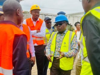 Le Ministre de l'Accès Universel à l'Eau et à l'Énergie en visite inopinée sur les sites énergétiques d'Alénakiri, et Akournam