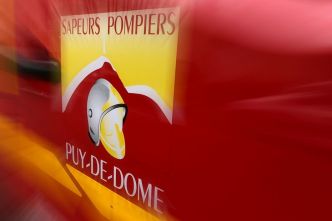 Un stock de pneus prend feu sur un circuit moto et se propage : un hectare de végétation brûle dans le Puy-de-Dôme