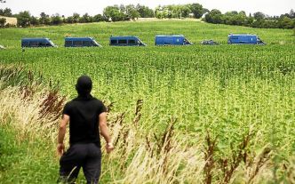 « Un projet inutile et écocidaire » : une nouvelle mobilisation sous haute sécurité contre l'A69 [En images]