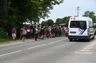 Nouvelle manifestation sous tension contre la reprise du chantier de l'autoroute A69