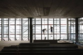 Manque de bras, bureaucratie croissante, risques climatiques... Le monde de la construction face à un tournant décisif