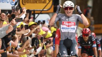 Tour de France 2025 : Jasper Philipsen remporte la 1re étape à Lille et sera le premier maillot jaune