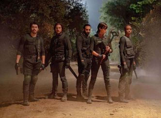 La réalisatrice de Old Guard 2 révèle le projet DC sombre qu'elle a proposé aux studios Warner Bros.