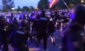Espagne : une manifestation anti-immigration tourne en affrontements avec la police (VIDÉO)