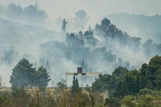 En France, des incendies ont éclaté dans les Bouches-du-Rhône et l'Hérault