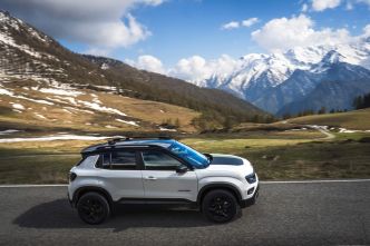 Jeep Avenger 4xe : essai et mesures du petit SUV avec transmission intégrale