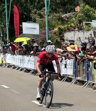 Axel Taillandier de la Guadeloupe remporte la 1ère étape du Tour cycliste de la Martinique 2025