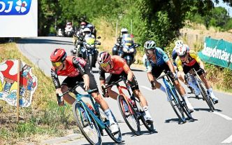 « Je l'avoue, j'ai un peu souffert » : une première difficile pour Ewen Costiou sur le Tour de France