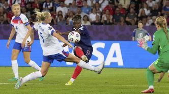 Euro 2025 : les Françaises frappent fort d'entrée en s'offrant les Anglaises, tenantes du titre (2-1)