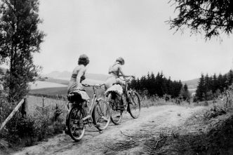 « Le bonheur, la nature, la santé » : le boom du vélo, il y a 50 ans dans « le Nouvel Obs »