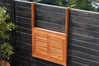 "Très pratique pour une petite terrasse" : donnez une touche pratique à votre extérieur avec cette table de balcon rabattable
