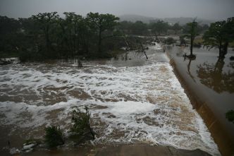 Inondations au Texas : au moins 50 morts, une trentaine d'enfants portés disparus