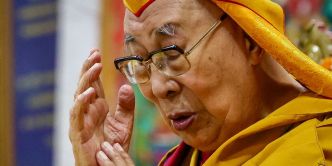 Figure spirituelle mondiale: Le dalaï-lama fête son 90e anniversaire avec une prière pour la paix