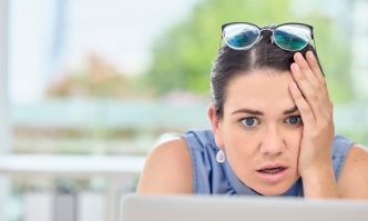 « J’ai cliqué et on m’a tout volé » : c’est quoi le malvertising, cette arnaque qui vide votre compte bancaire ?