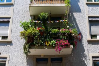 Habiter le dehors: l'art de transformer balcons et terrasses en cocons urbains