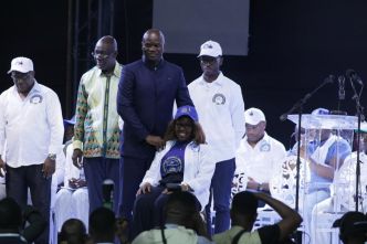Gabon : le président Oligui Nguema fonde officiellement son parti, l'Union démocratique des bâtisseurs, à Libreville