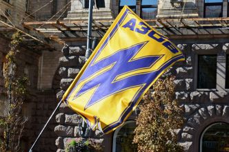 «Azov, avant-garde fasciste» : un journal allemand alerte sur la propagande néonazie en Ukraine