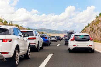 Pneus sous-gonflés : les erreurs à éviter avant de partir en vacances
