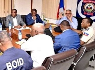iciHaïti - Sécurité : Le Premier Ministre en visite au siège de la PNH