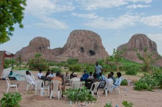 Tchad - Tourisme : Des jeunes influenceurs explorent le Rocher aux Éléphants pour promouvoir le tourisme