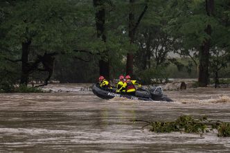 Texas : le bilan des inondations s'alourdit à 59 morts, alors que 27 enfants sont toujours portés disparus