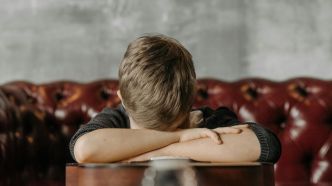 Votre enfant s'ennuie pendant les vacances? Voici des conseils pour l'aider