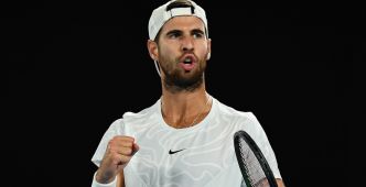 Karen Khachanov, qualifié en quarts de finale : « Je ne voulais pas revenir ici parce que je n'aime pas le gazon. Mais cette année, c'est différent. J'ai vraiment recommencé à aimer [...]