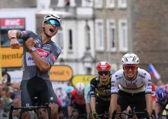 La 2e étape et le maillot jaune pour un énorme Mathieu Van der Poel